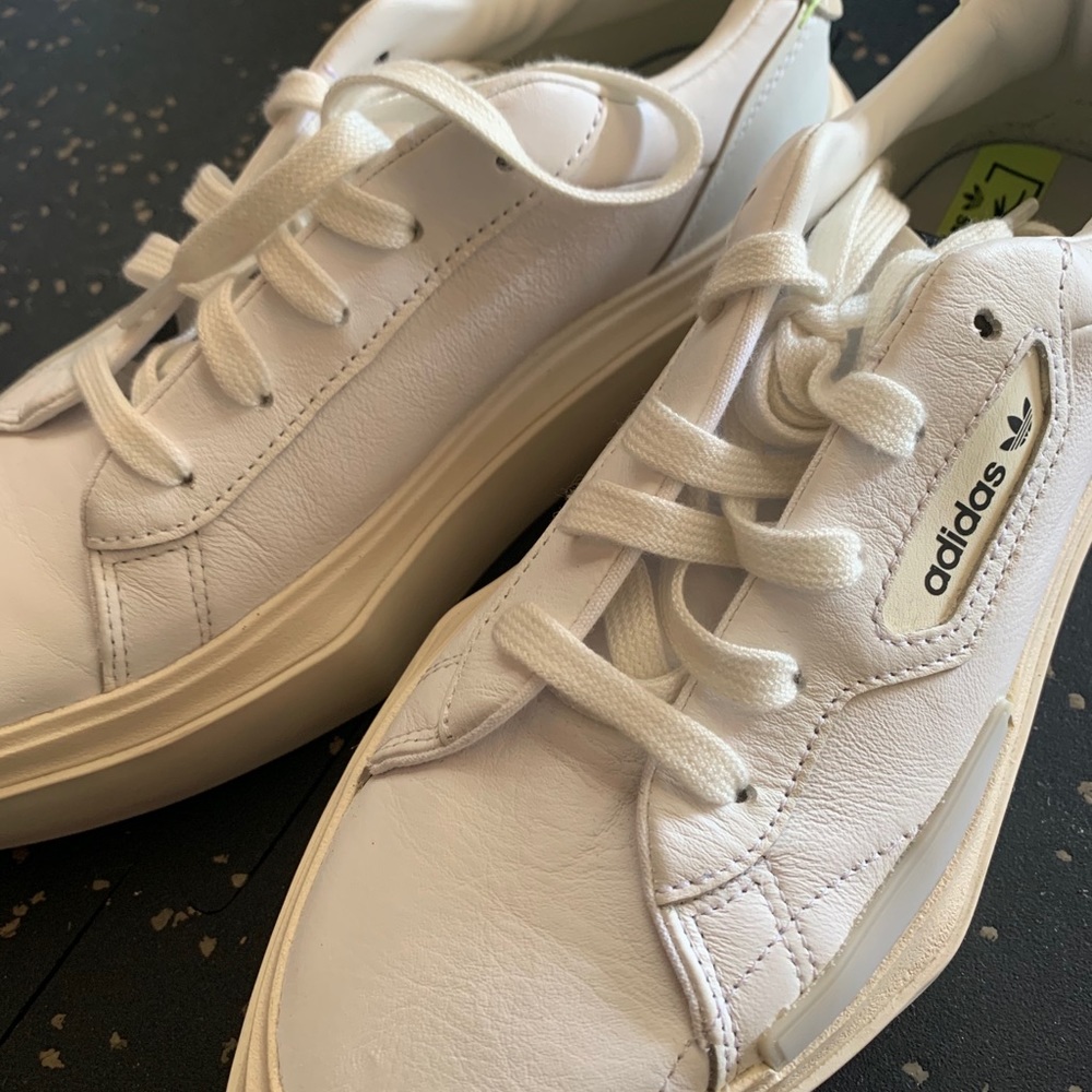 Adidas hypersleek platform sneakers size 8 white